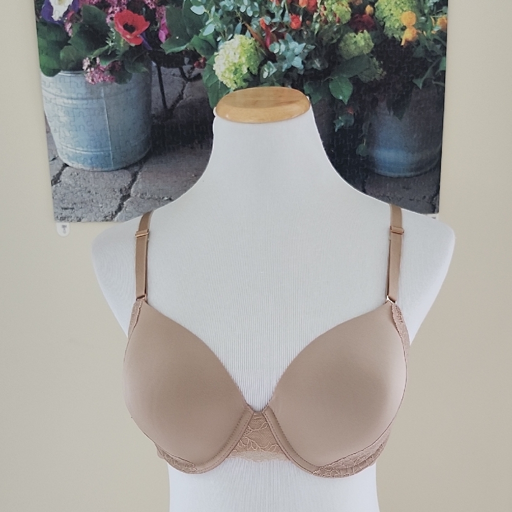 Soma Nude/Tan Vanishing 360 Underwire Bra with Lace Trim Size 36C